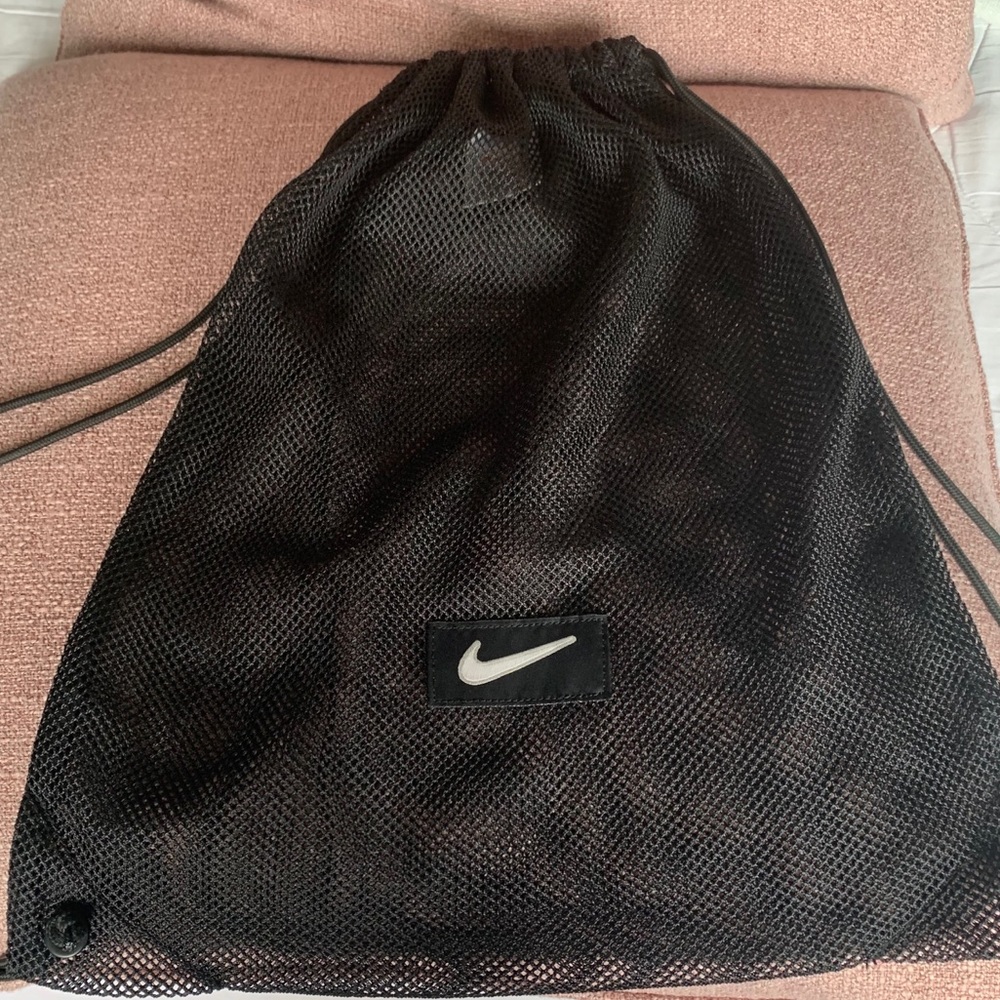 NIKE MESH BACKPACK